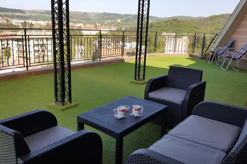 Unique Studio- Great Balcony And View! Parking Possibility! Veliko Tarnovo Exterior photo
